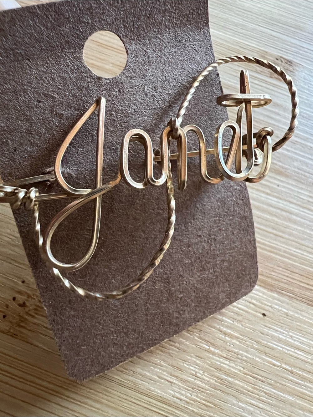 Janet Name Brooch Gold Tone Cursive Script Openwork Swirl Lapel Pin Retro Style